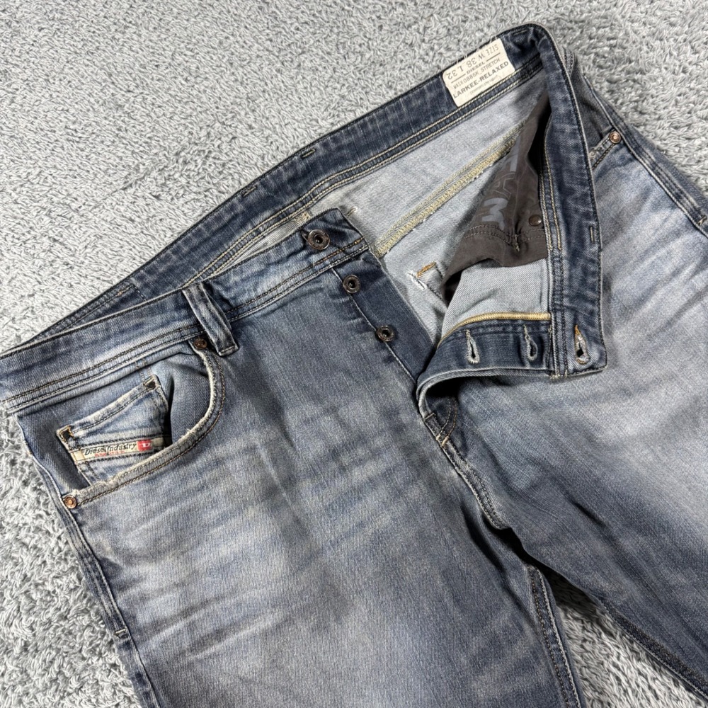Diesel Larkee-Relaxed Jeans Mens 38x32 Blue Wash Stretch Straight Leg Nice Fade